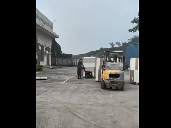 铁柜出货视频